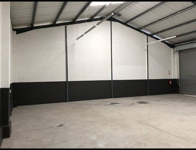 420M² MINI FACTORY TO LET IN EPPING INDUSTRIAL